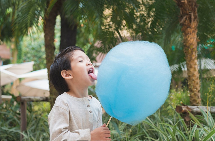 武汉学生出游DIY手工棉花糖制作