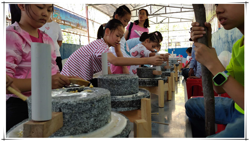 武汉农家乐学生春游石磨豆浆DIY