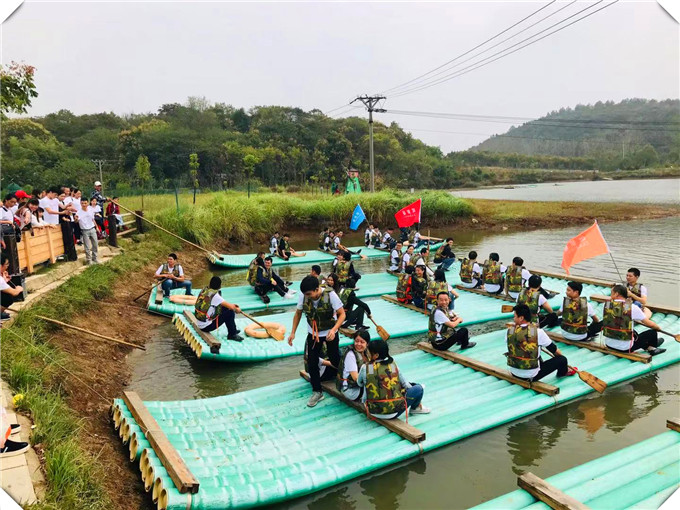 武汉员工拓展一日游户外水上竹筏