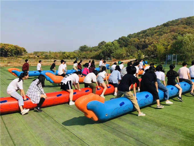 武汉公司出游趣味运动会旱地龙舟