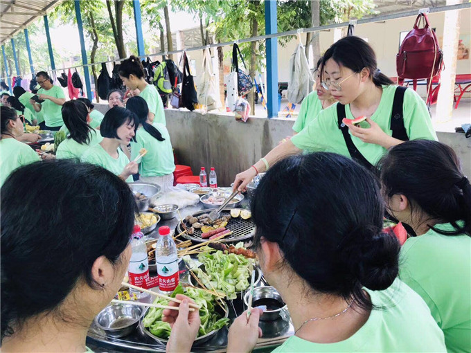 武汉公司出游 武汉烧烤