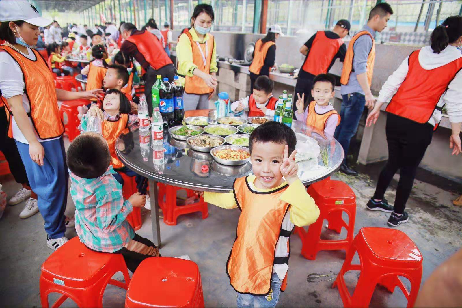 武汉学生集体出游